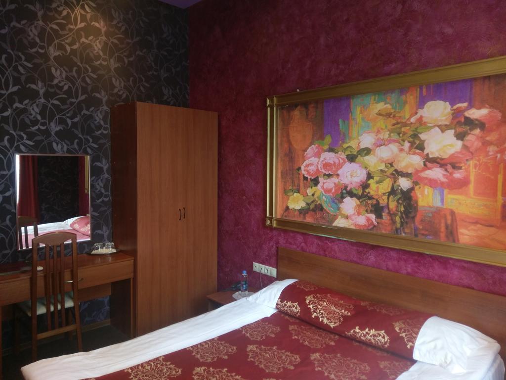 Cron Hotel Moscow Room photo